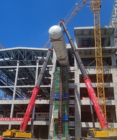 陽(yáng)泉熱電項(xiàng)目#1、#2機(jī)組除氧器 順利完成吊裝