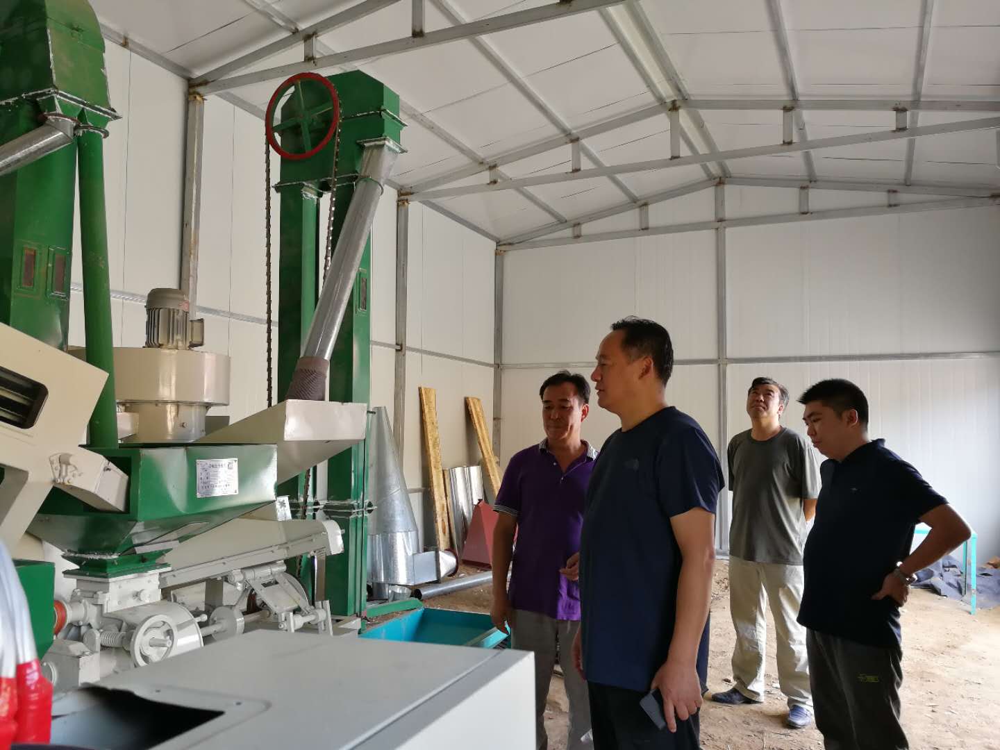 建投集團(tuán)公司工會副主席舒驊赴楊家窯村調(diào)研指導(dǎo)扶貧工作